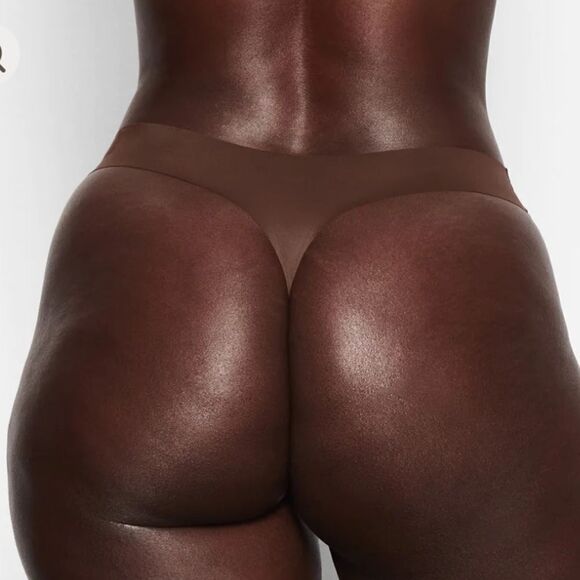 SKIMS Naked Intimates Seamless In Cocoa Brown Nude Thong Panty - Picture 3 of 5
